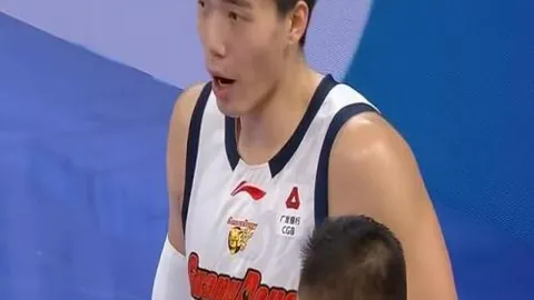 每次回看，这视频笑料连连，欢乐无限！